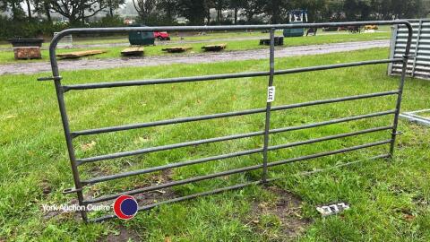 Pin sheep hurdle