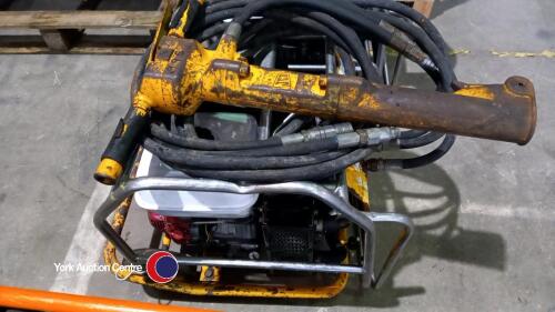 JCB Beaver hydraulic power pack, c/w breaker and pipes, wo