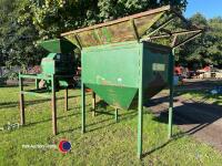 Fraser rolling mill with hopper, 3 point linkage