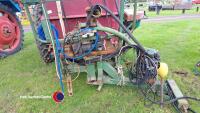 Trailed crop sprayer with hydraulic folding booms - 2