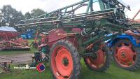 Trailed crop sprayer with hydraulic folding booms - 4