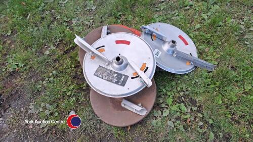 Amazone spreader discs