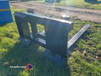 Pair forks c/w Bobcat brackets - 3