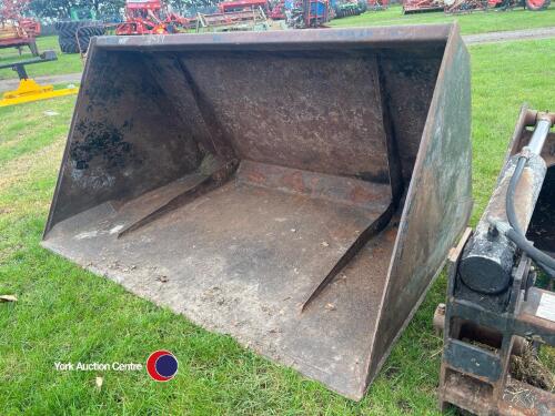 Loader bucket