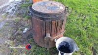 Bitumen boiler with bucket and ladle including gas burner - 2