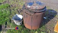 Bitumen boiler with bucket and ladle including gas burner - 3