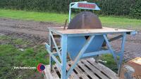 Tractor mounted Newland saw bench, PTO in office - 3