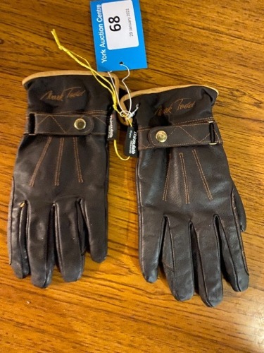 Large mark Todd leather riding gloves
