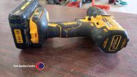 Dewalt cordless hammer drill plus spare battery, gwo - 3