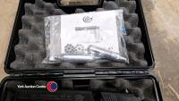 Umarex Colt Government 1911 CO2 air pistol .177, 2 magazines and case. As new - 2