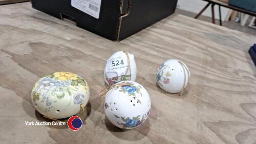 4 x ceramic pomanders