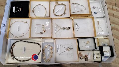 Tray of boxed jewellery marked 0.925