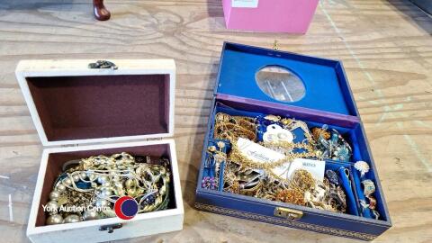 2 x boxes of jewellery