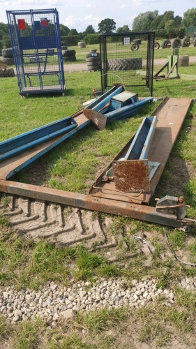 Laycock 3T 4 post car lift