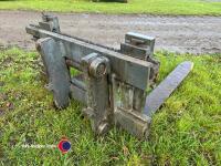 Forklift carriage plus a pair of forks - 3
