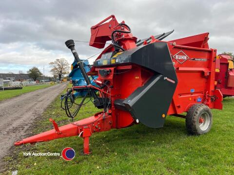 Kuhn 3570 m Primor straw blower 2022, c/w swivel chute,friction slip clutch,long drawbar,hydraulic boom control,tailgate and conveyor, dual control and fixed chute