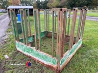 Hay feeder - 2