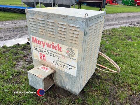 Maywick Super Saver gas powered chicken shed heater