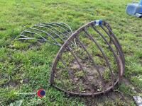 2 x wall hay racks - 2