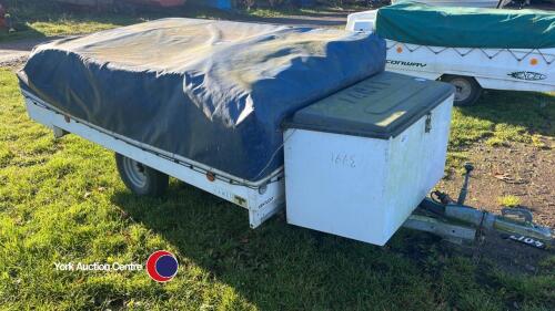 Jamet Kentucky trailer tent with awning, sleeps 8