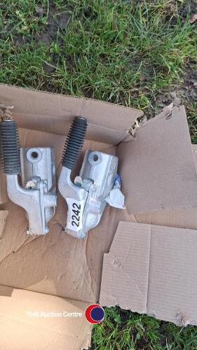 2x Bradley doublelock 3500kg 50mm ball couplings
