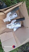 2x Bradley doublelock 3500kg 50mm ball couplings - 2