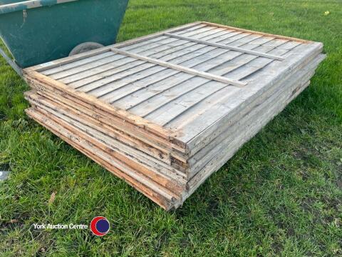 Quantity of 6ftx4ft garden fence panels