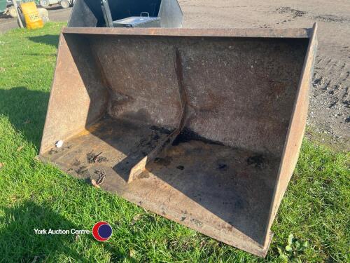 Slewtic bucket on Chilton brackets