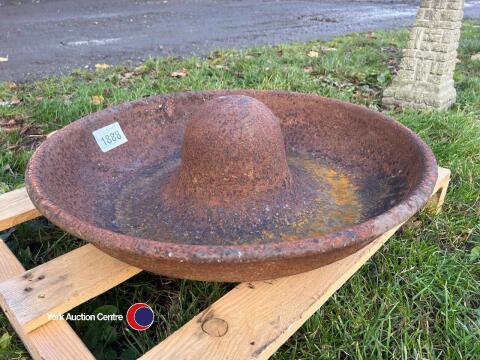 Round pig trough garden planter