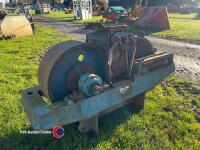 Hunt corn roller mill - 3