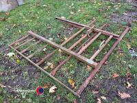 Guillotine gate suitable for pigs or sheep 4ft6 - 2