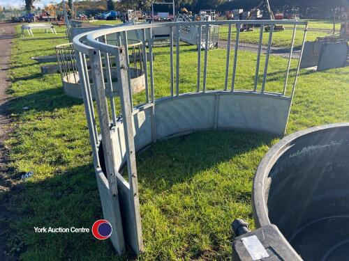 Round cattle feed ring