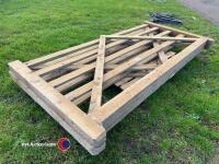 2x wooden gates - 3