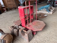 Tong sack weigh and set of weights