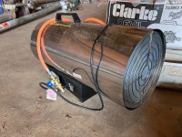 Clarke Devil 1260 SS space heater, 3-pin plug and gas