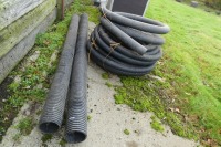 Roll of drainage pipe and 2 solid pipes - 2