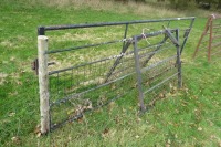 3 x gates, 1 x 10ft, 2 x 4ft - 2