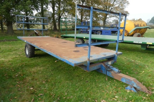 Single axle 20ft bale trailer with end gormers, 1987