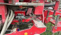 Vadestad RDA 600 drill, system tine, rear filling auger, approx 9000ha, one owner from new, 2004, control box in office - 6