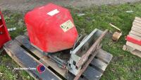 Quad slug pellet spreader with control box - 2