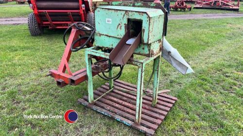 Tumoba BV single head sprout stripper. 3 point linkage mounted