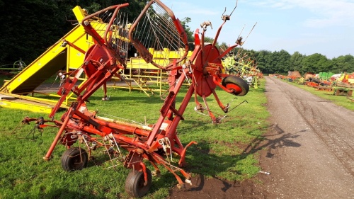 Lely Lotus 600 combi 4 rotor tedder fitted with gates