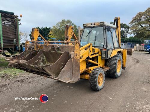 JCB 3CX Sitemaster digger, c/w 3 buckets, working order - Key in office