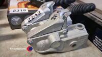 2x Bradley doublelock 3500kg 50mm ball couplings - 3
