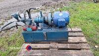 Electric motor powered hydraulic pump/reservoir. May suit log splitter or small bale wrapper - 2