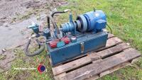 Electric motor powered hydraulic pump/reservoir. May suit log splitter or small bale wrapper - 4