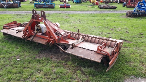 Kuhn 4m power harrow, L-shape tines, packer roller