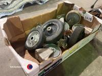 Box of mixed castors
