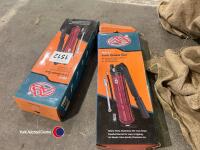 2 x grease guns unused still boxed