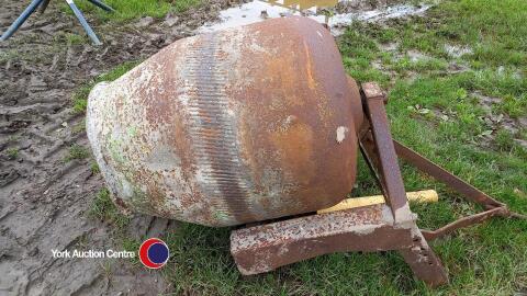 Belle cement mixer PM 20 Yanmar diesel engine, starts first time on key, good clean condition